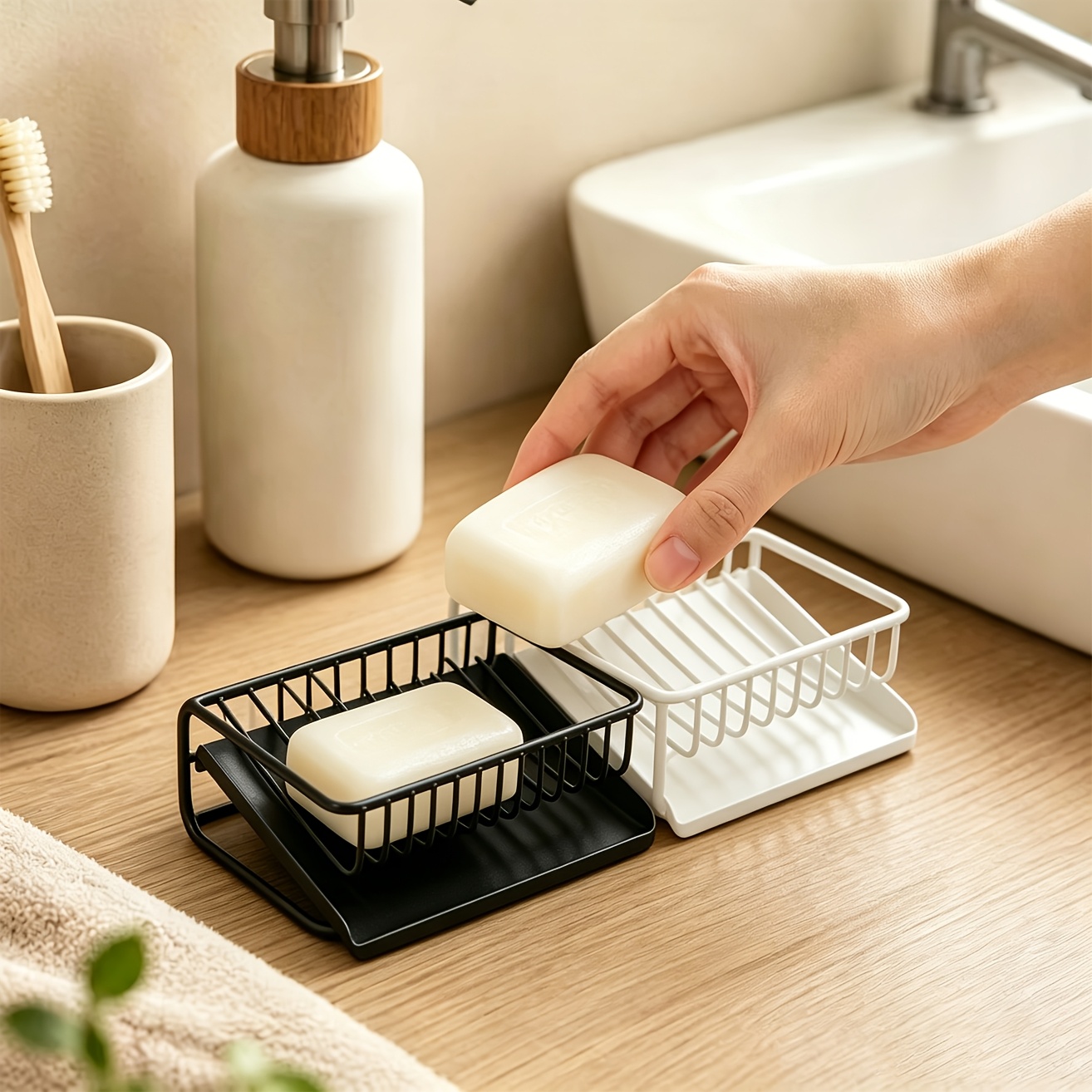 Kitchen Appliances Holder - 1pc プラスチック製ソープディッシュ ドレントレイ付き 自立式角度付きソープホルダー 中空設計 速乾性